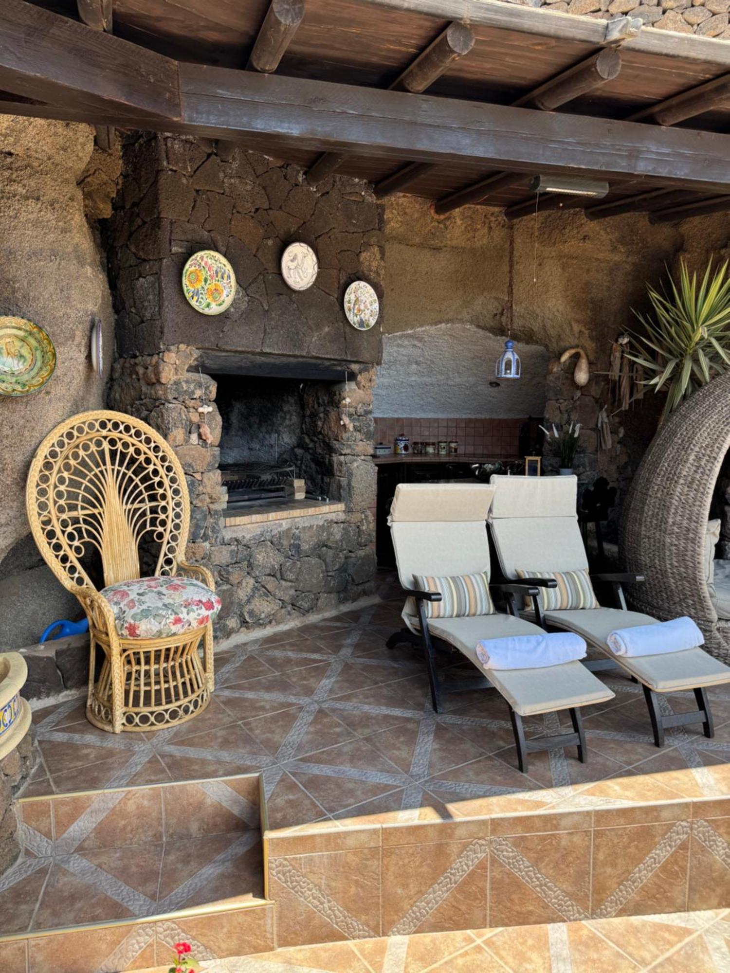 Castillo Lanzarote Sophie - Luxury -sleep In A Volcanic Cave With Heated Pool * Tías