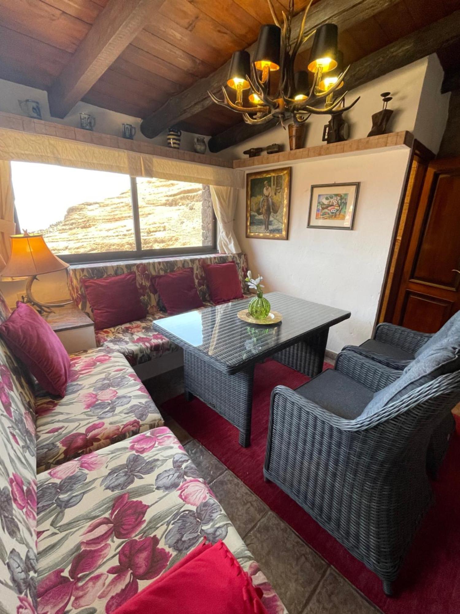 Castillo Lanzarote Sophie - Luxury -sleep In A Volcanic Cave With Heated Pool Villa Tias